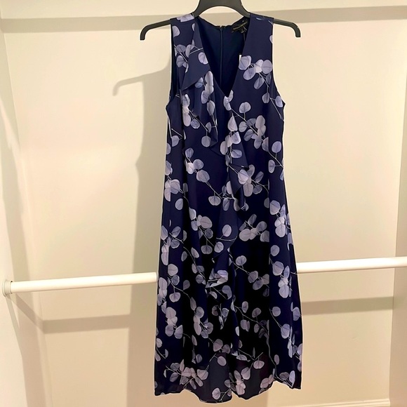 Banana Republic Dresses & Skirts - NWT Banana Republic Navy Floral Flowy Dress